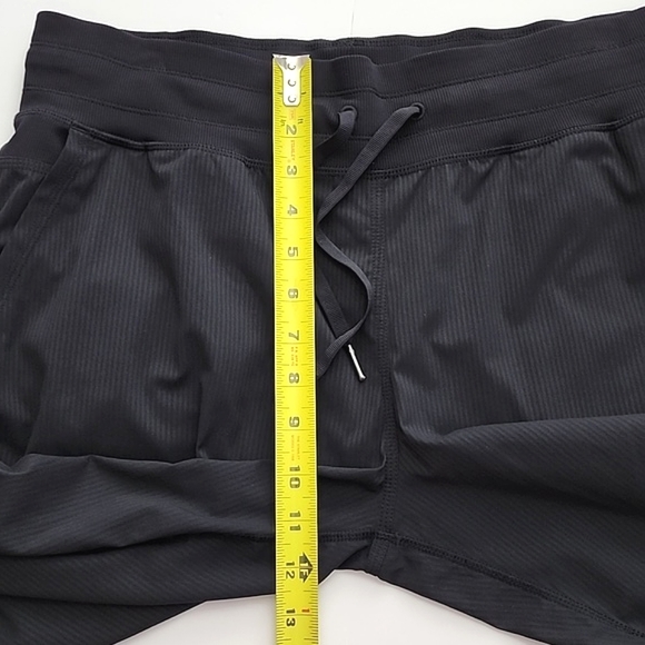 Lululemon Black Dance Studio Crop II Pants Unlined Lightweight Stretch Size 10 - Picture 11 of 12